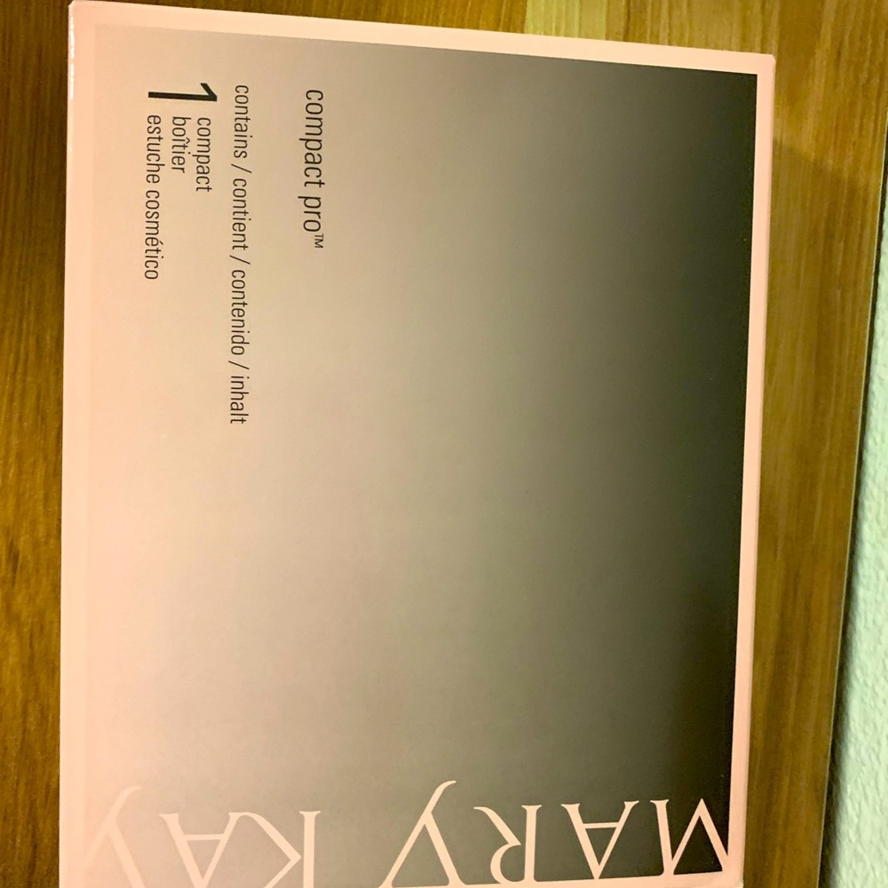 Mary Kay compact pro